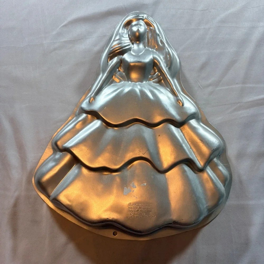 Wilton Barbie Princess Dress Cake Pan 1995 Mattel Aluminum Doll Mold 2105-3500